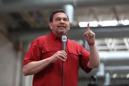 Cruz Pérez Cuéllar propone coordinación entre Chihuahua y Federación para impulsar proyectos