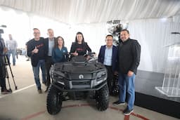 Celebra Cruz Pérez Cuéllar producción de vehículos eléctricos Can-Am en Ciudad Juárez