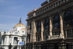 México lanza bonos en dólares hasta 2056