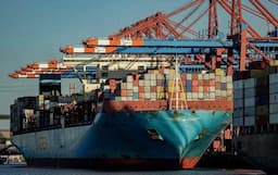 Reducen tarifas marítimas 44% en 2025