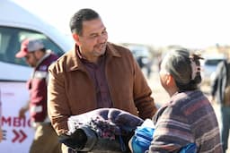 Beneficia Gobierno Municipal a mil 200 familias del surponiente con apoyos invernales