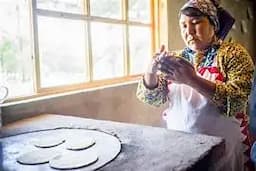 Cocinera rarámuri lleva cultura chihuahuense a Roma