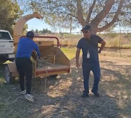 Suman más de 300 infractores en Juárez que canjean multas por trabajo comunitario este año