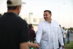 Encabeza alcalde instalación de más de 500 luminarias en tres fraccionamientos