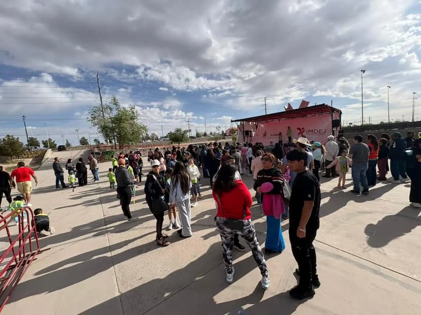 Participan niños en la 1era Carrera Pedestre de Pascua