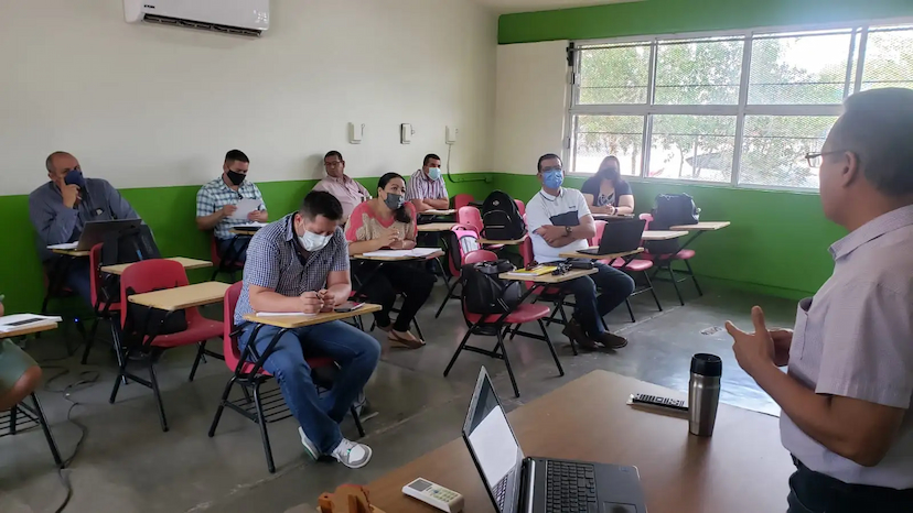 Exigen restitución de derechos al magisterio en Chihuahua