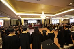 Cruz Pérez Cuéllar apadrina graduación escolar y destaca inversión histórica en infraestructura educativa
